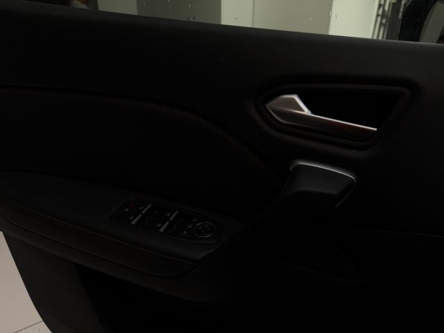 RENAULT Captur usata, con Fari LED
