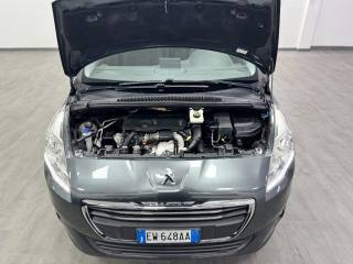 PEUGEOT 5008 usata, con Freno di stazionamento elettrico