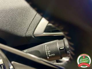 PEUGEOT 3008 usata, con Volante in pelle