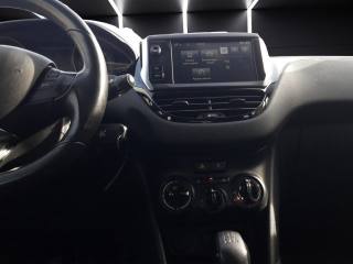 PEUGEOT 208 usata, con USB