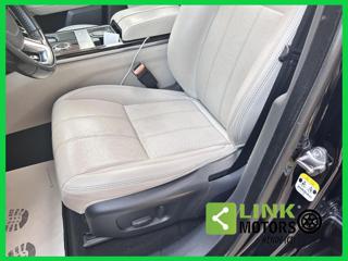 LAND ROVER Range Rover Velar usata, con Touch screen