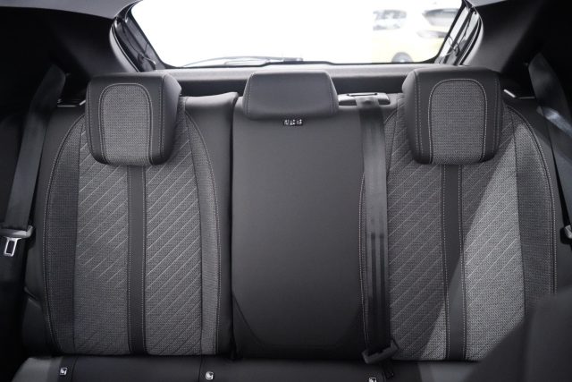 PEUGEOT 208 usata, con Autoradio digitale