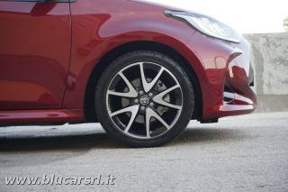 TOYOTA Yaris usata, con Autoradio digitale