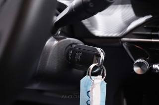 PEUGEOT 208 usata, con USB