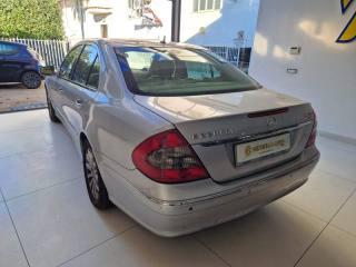 MERCEDES-BENZ E 220 usata, con Cerchi in lega