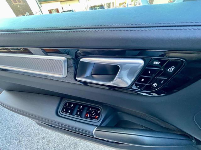 PORSCHE Cayenne usata, con Specchietti laterali elettrici