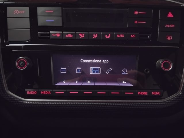 VOLKSWAGEN up! usata 23