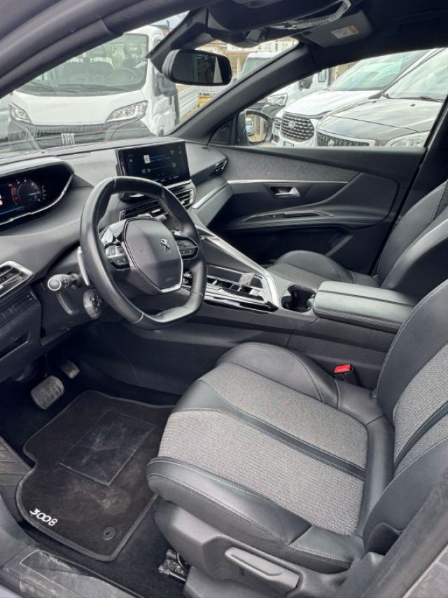 PEUGEOT 3008 usata, con Cerchi in lega
