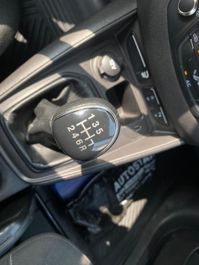 FORD Transit Courier usata, con Autoradio digitale