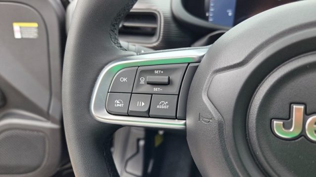 JEEP Avenger usata, con Autoradio digitale