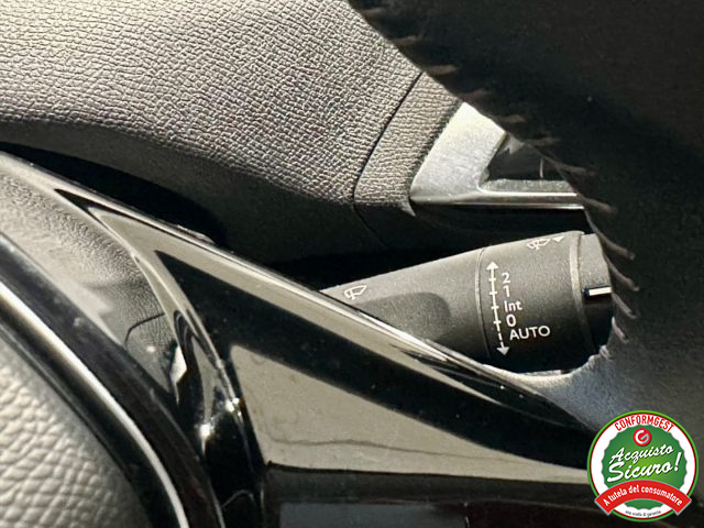 PEUGEOT 3008 usata, con Volante in pelle