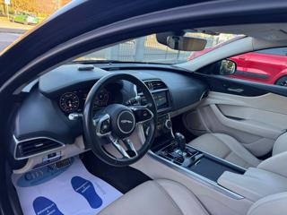 JAGUAR XE usata, con Autoradio