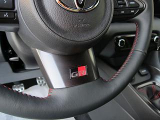 TOYOTA Yaris usata 38