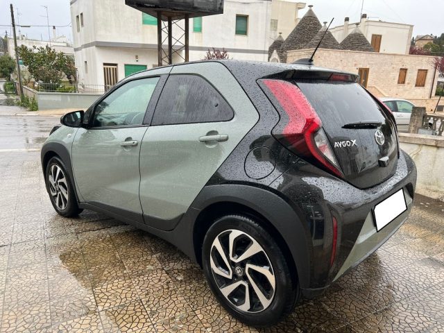 TOYOTA Aygo X usata 10