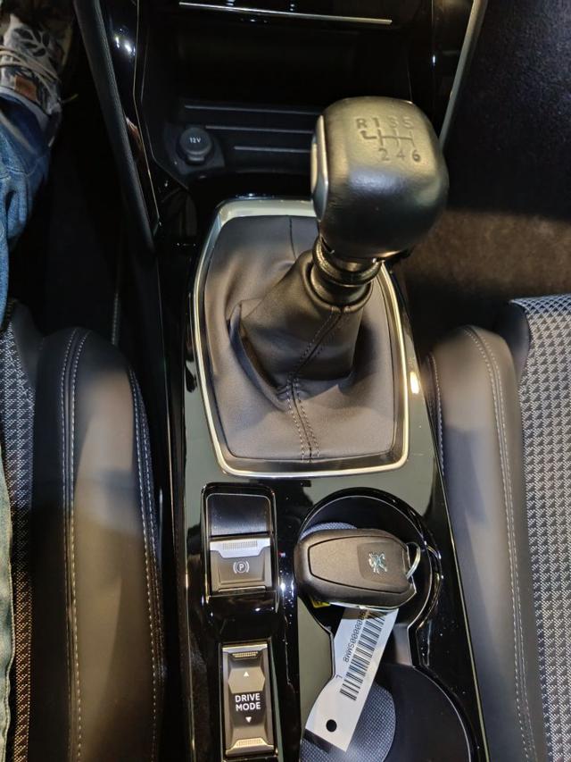 PEUGEOT 2008 usata, con Park Distance Control