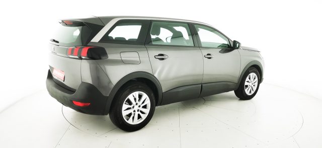 PEUGEOT 5008 usata, con Autoradio digitale