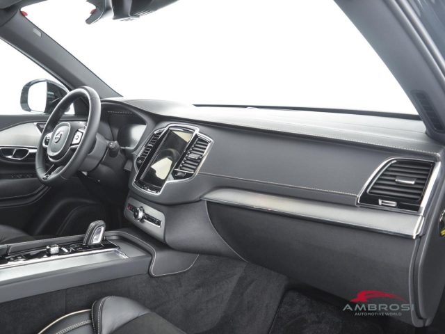 VOLVO XC90 usata 11