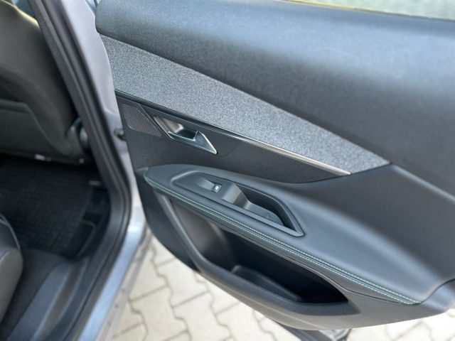 PEUGEOT 3008 usata, con Luci diurne LED
