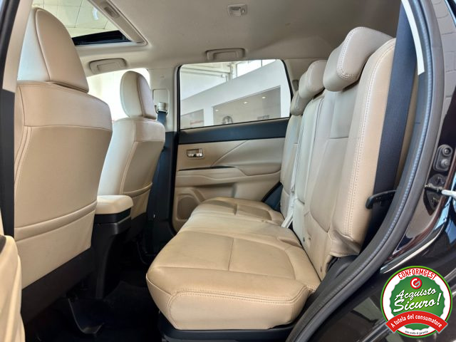 MITSUBISHI Outlander usata, con Volante in pelle