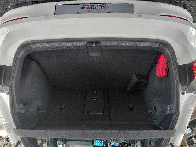 VOLKSWAGEN Golf usata, con Luci diurne