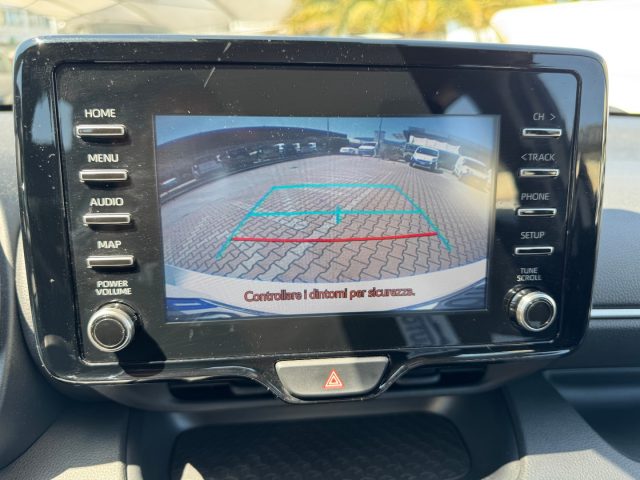 TOYOTA Yaris usata, con USB