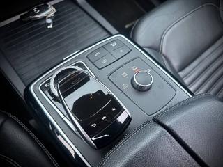 MERCEDES-BENZ GLE 350 usata, con Leve al volante
