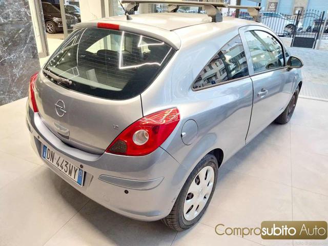 OPEL Corsa usata, con Airbag laterali