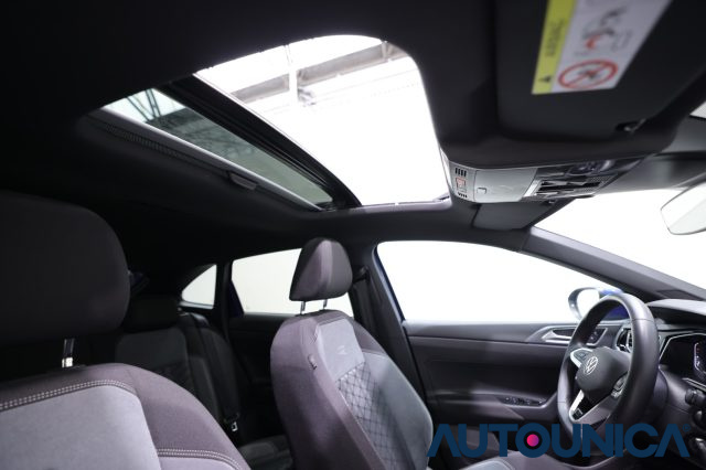 VOLKSWAGEN Taigo usata, con Controllo automatico clima