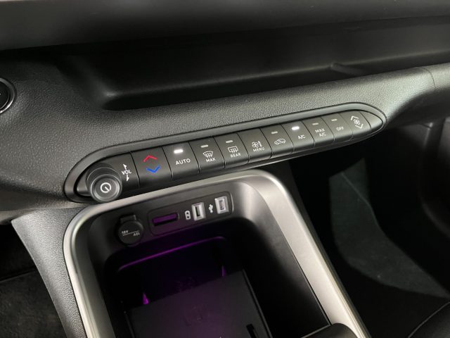 JEEP Avenger usata, con Touch screen
