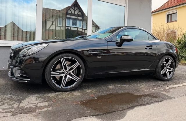 MERCEDES-BENZ SLC 300 usata, con Cerchi in lega