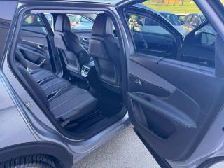 PEUGEOT 5008 usata, con Touch screen