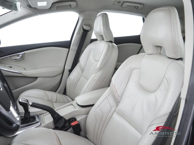 VOLVO V40 Cross Country usata 8
