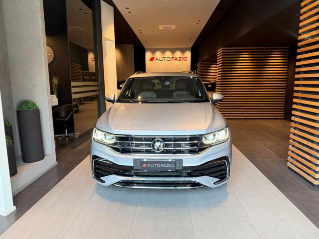 VOLKSWAGEN Tiguan usata, con Bracciolo
