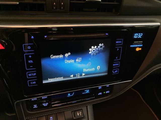 TOYOTA Auris usata, con Fendinebbia