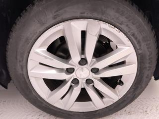 PEUGEOT 308 usata, con Volante in pelle