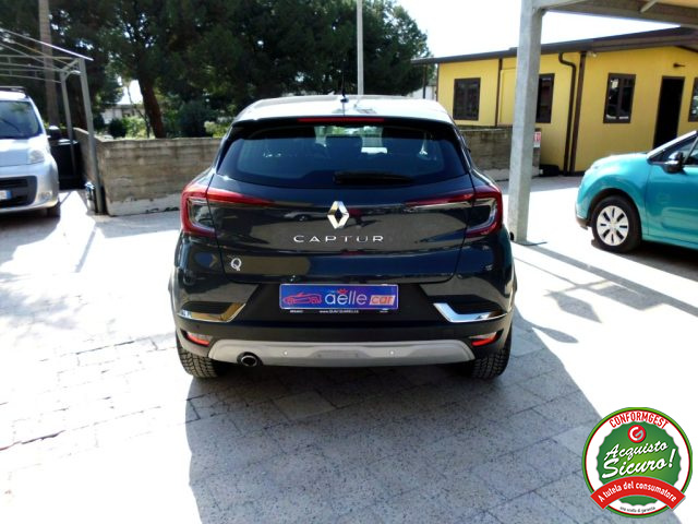 RENAULT Captur usata, con Autoradio