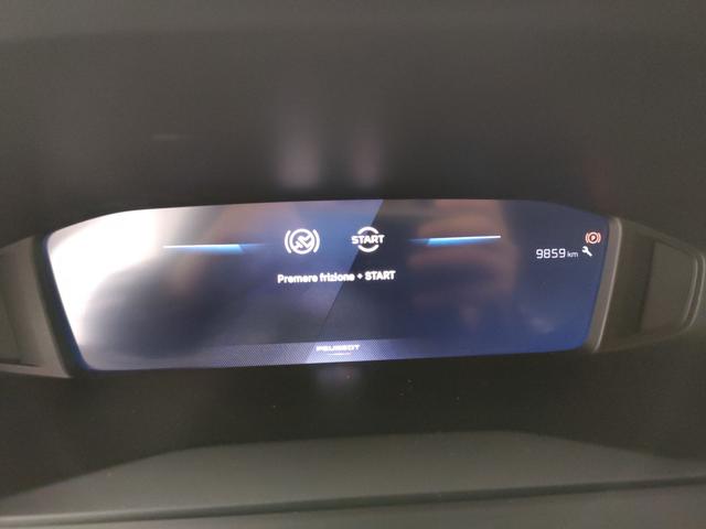PEUGEOT 2008 usata, con Sedile posteriore sdoppiato