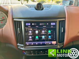 MASERATI Levante usata, con Leve al volante