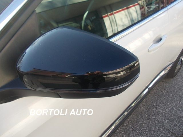 PEUGEOT 3008 usata, con Volante multifunzione