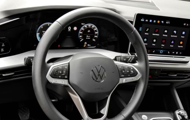 VOLKSWAGEN Golf usata, con Airbag Passeggero