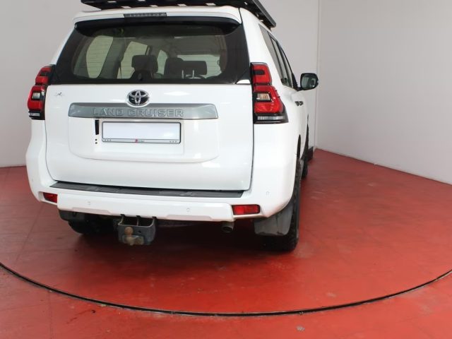 TOYOTA Land Cruiser usata, con Cruise Control