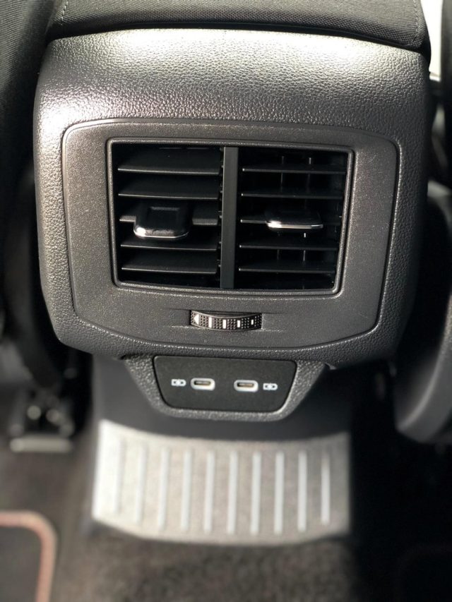 VOLKSWAGEN T-Roc usata, con Climatizzatore automatico, 2 zone
