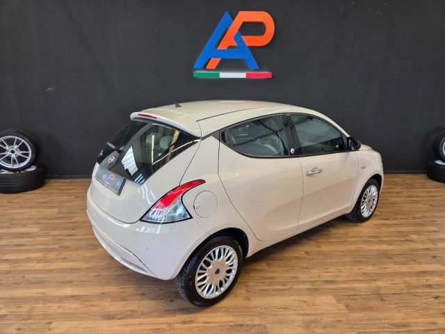 LANCIA Ypsilon usata, con Autoradio