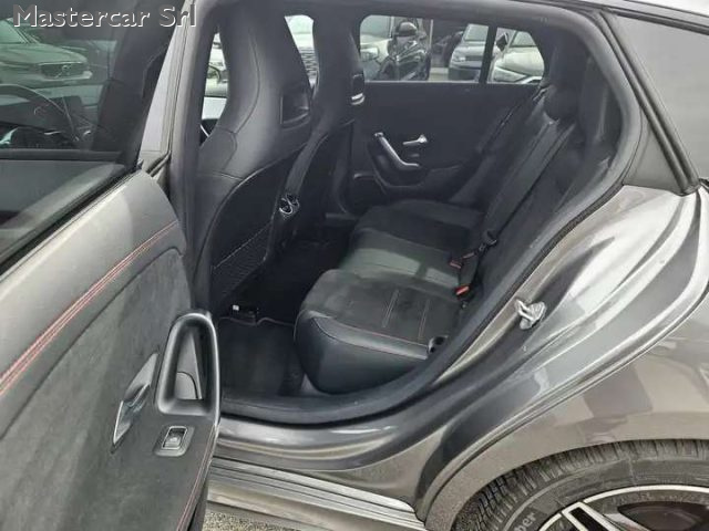 MERCEDES-BENZ CLA 180 usata, con Fari full-led