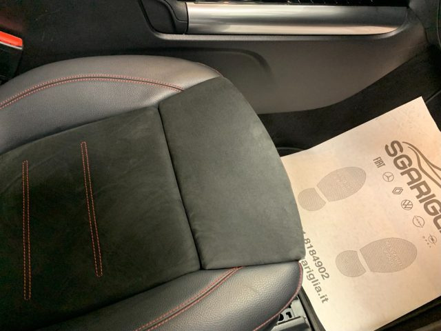 MERCEDES-BENZ GLA 200 usata, con Sensori di parcheggio anteriori