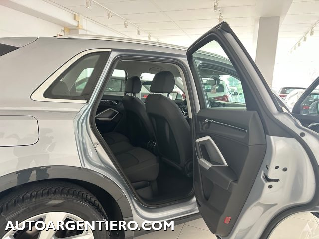 AUDI Q3 usata, con Sensori di parcheggio anteriori