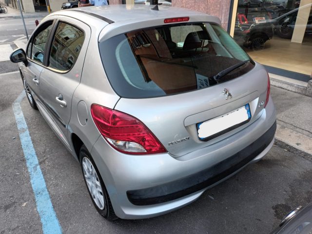 PEUGEOT 207 usata, con Autoradio