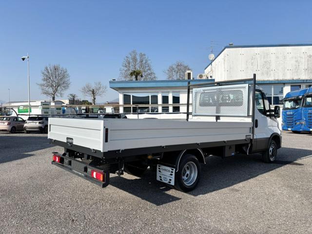 IVECO Daily usata, con Autoradio