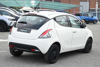 LANCIA Ypsilon usata, con Autoradio