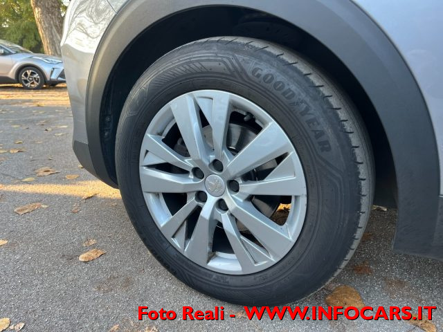 PEUGEOT 3008 usata, con Autoradio digitale